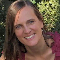 Ms Nina Taylor